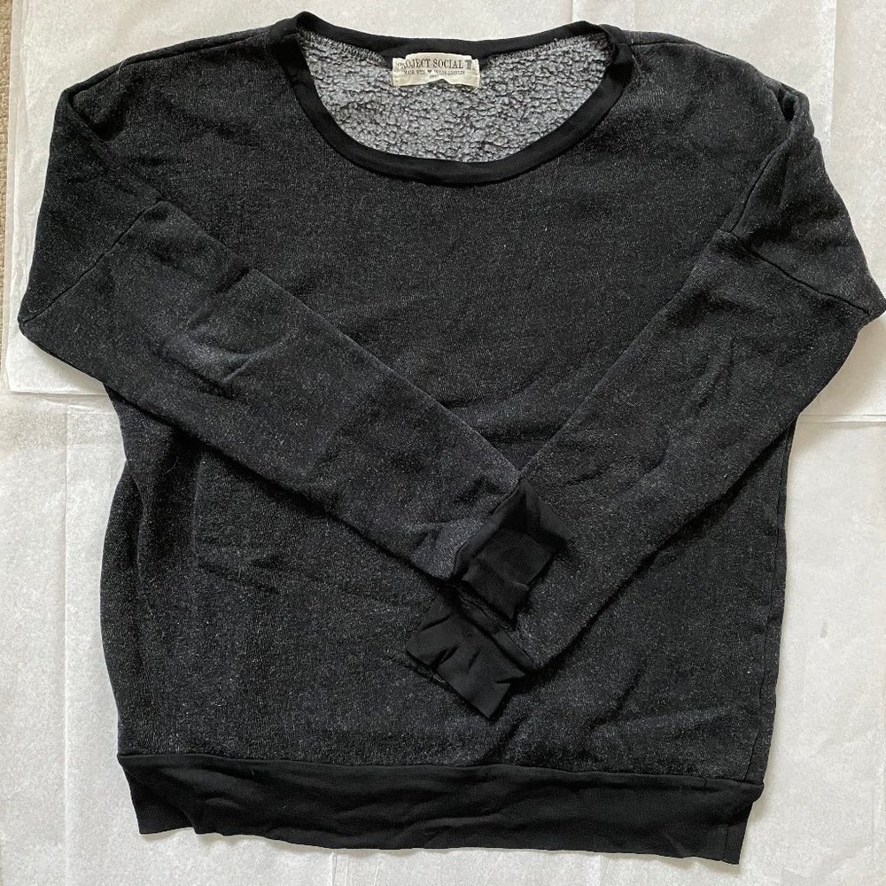 ⚫️black fuzzy sweater⚫️